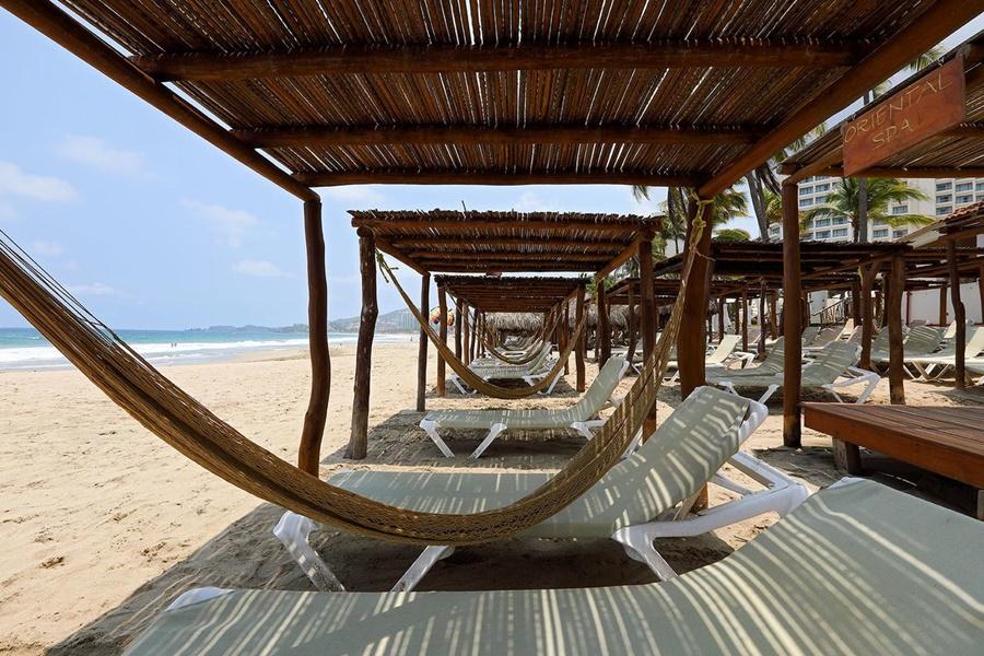 Hotel Emporio Ixtapa Ixtapa  Exterior foto Hammocks at a beach resort