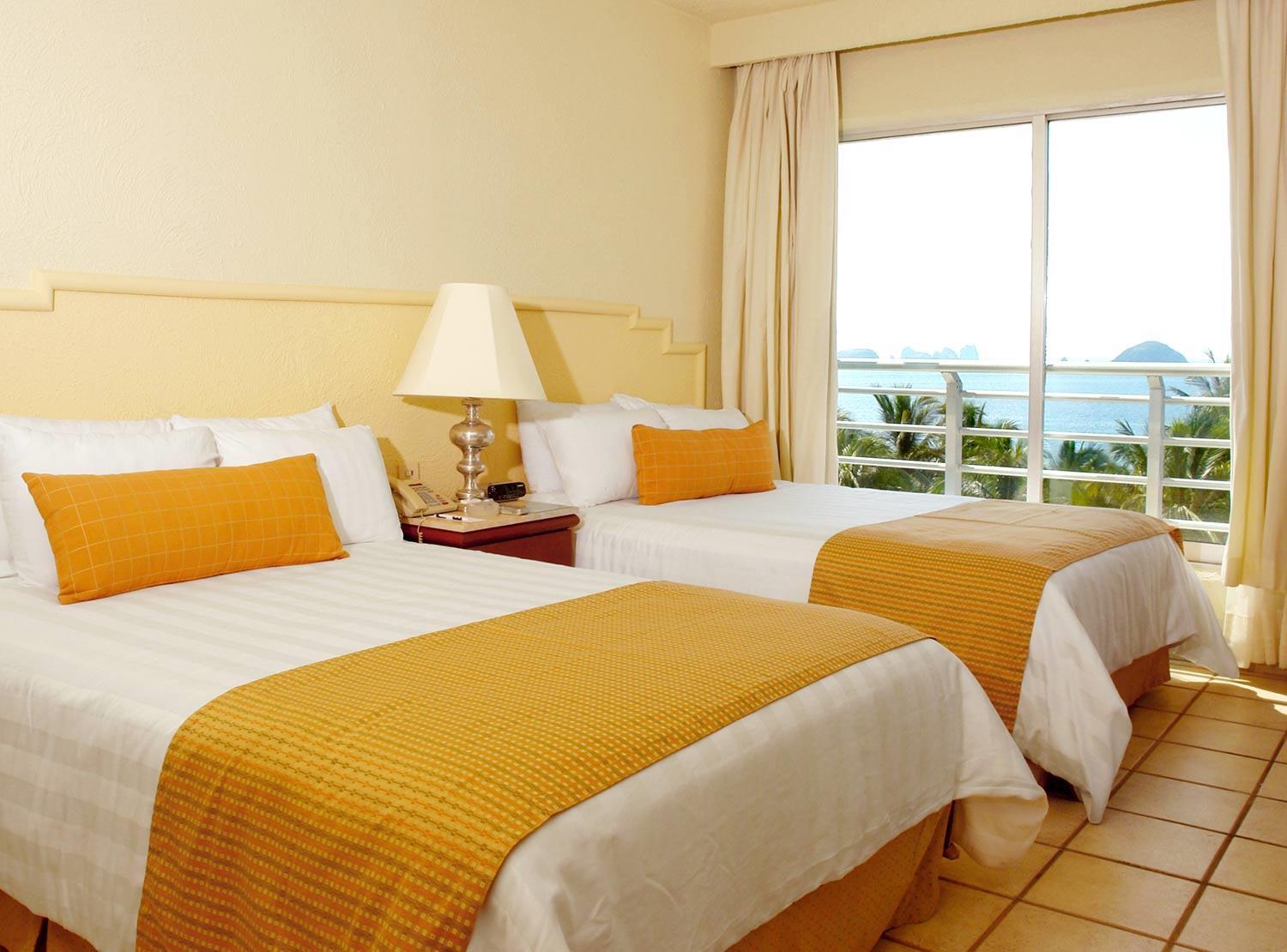 Hotel Emporio Ixtapa Ixtapa  Exterior foto A typical hotel room