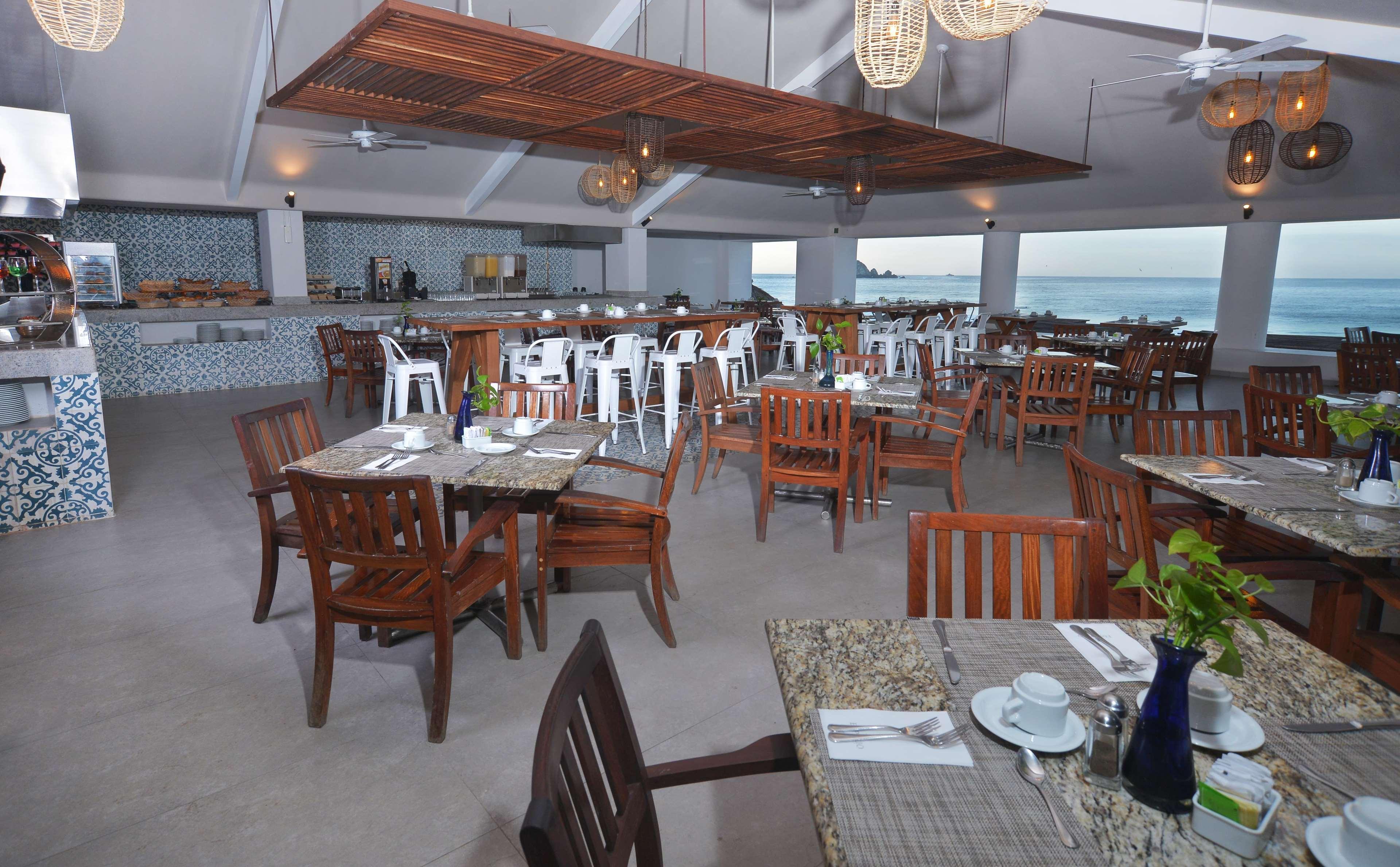 Hotel Emporio Ixtapa Ixtapa  Exterior foto The restaurant at the resort