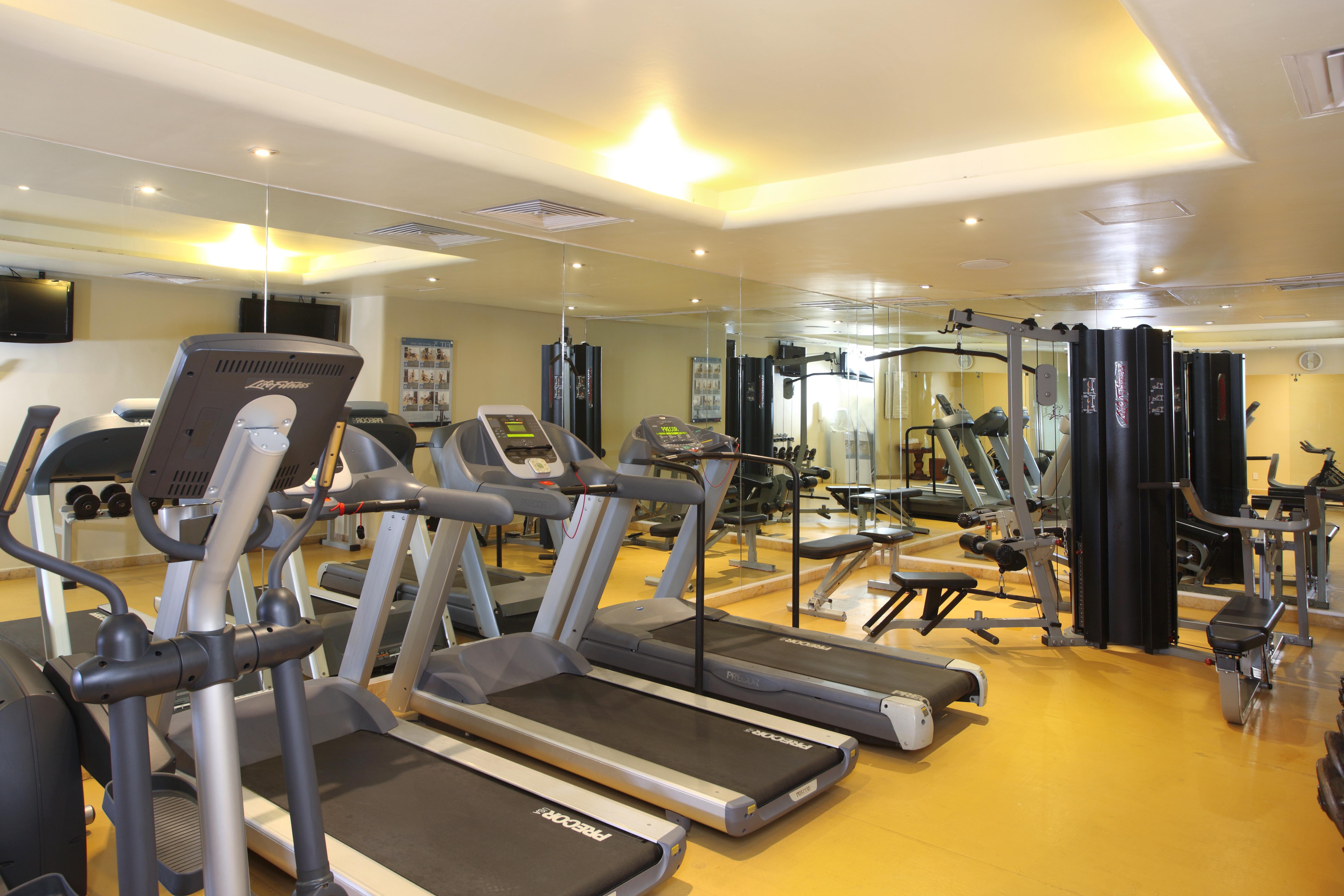 Hotel Emporio Ixtapa Ixtapa  Exterior foto The gym at the hotel
