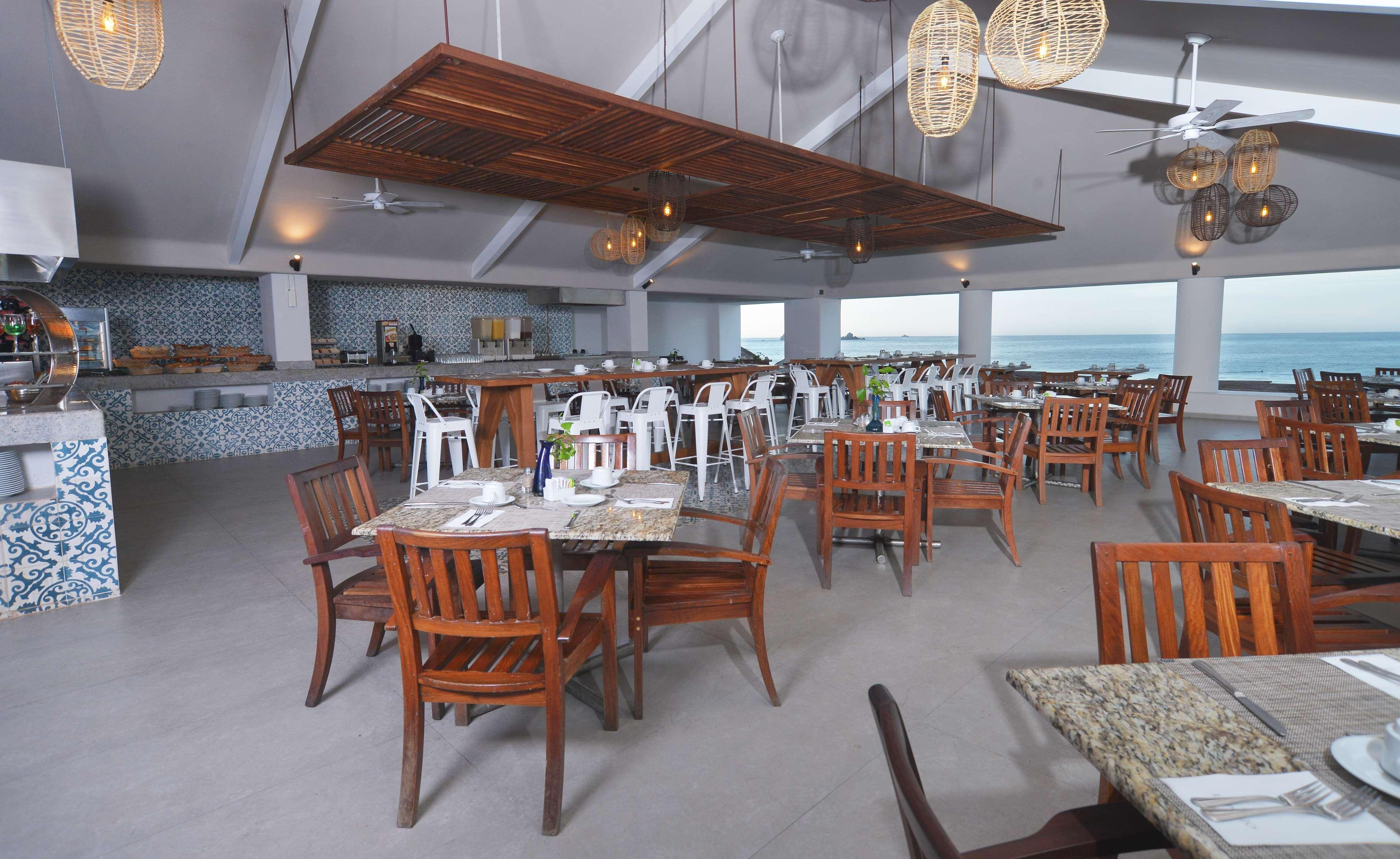 Hotel Emporio Ixtapa Ixtapa  Exterior foto The restaurant at the resort